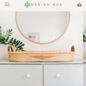 Design Dua natural baby changing basket. EUC